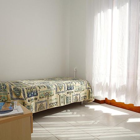 Appartamenti Lara 利尼亚诺萨比亚多罗 外观 照片